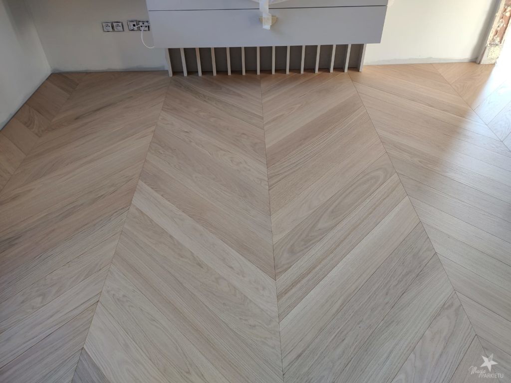 Jodełka francuska Dąb White Cream Lakier Mat