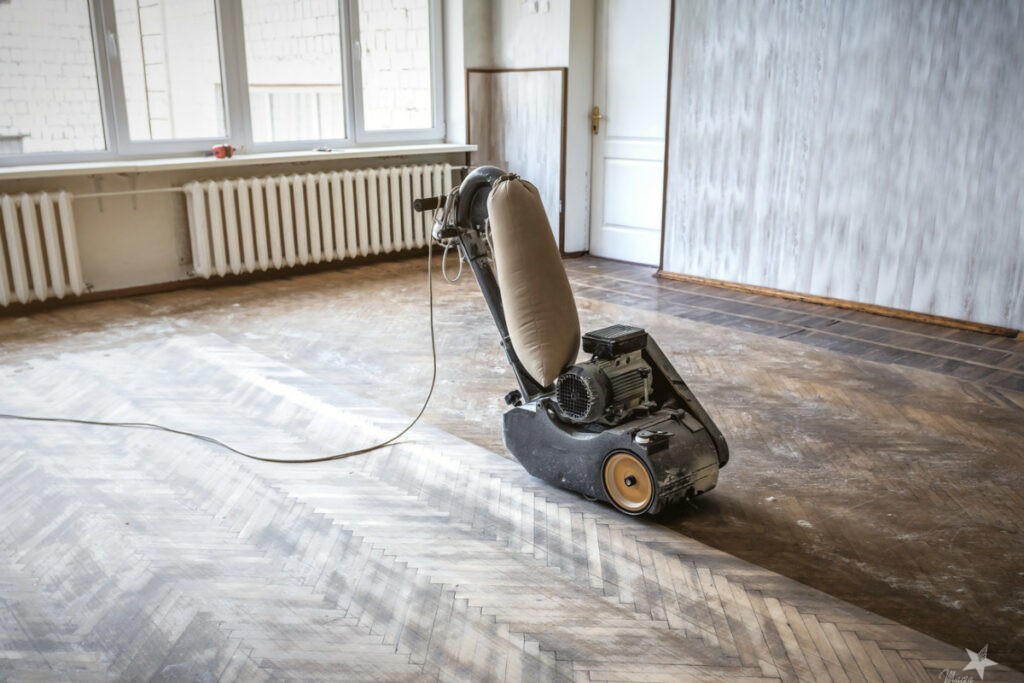 Home 65 Cyklinowanie parkietu — kiedy jest potrzebne, jak przebiega i ile kosztuje